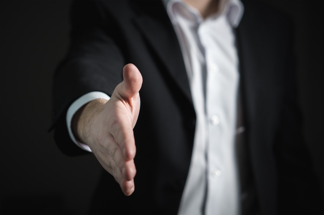Engagement Handshake - Photo de Pixabay on Pexels