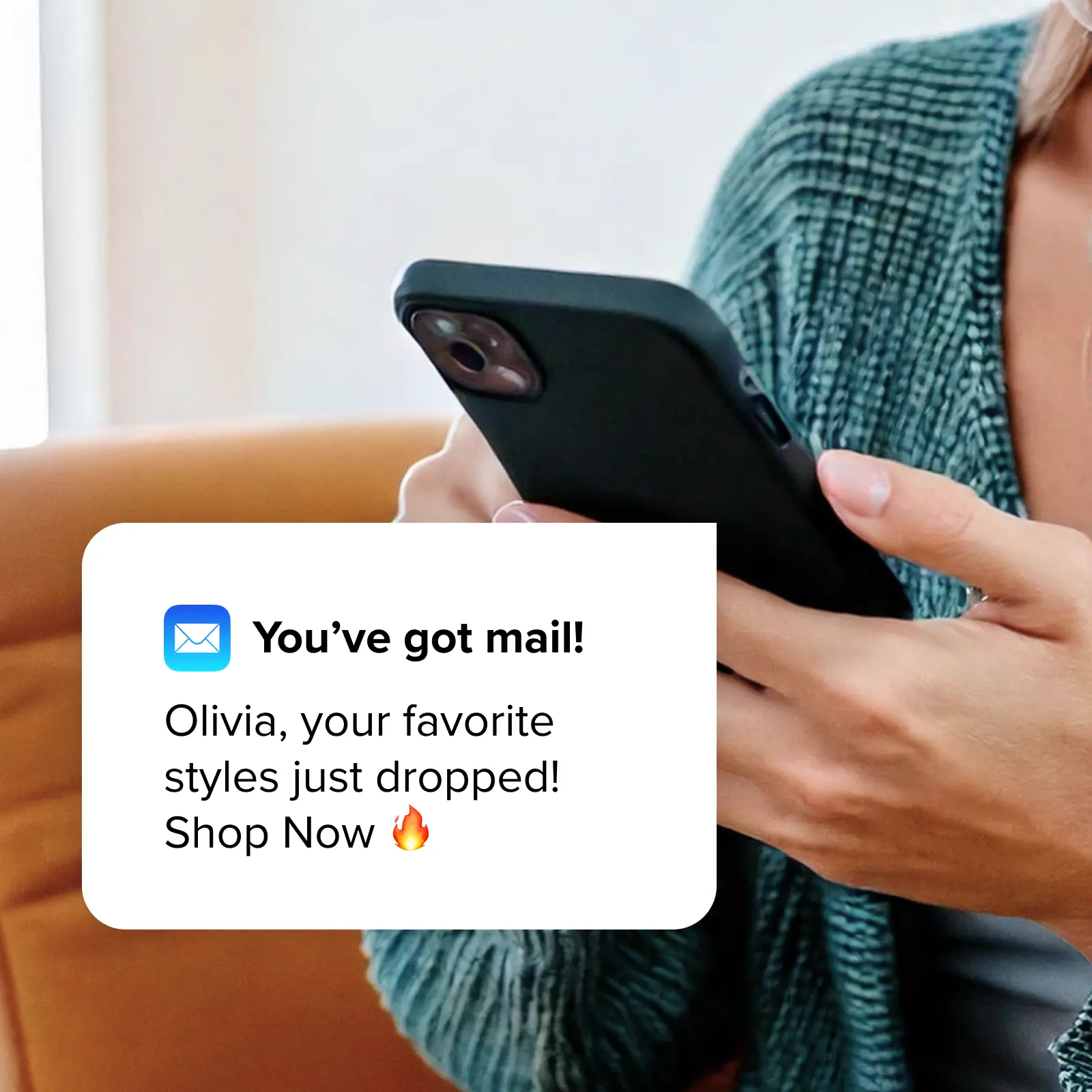 A re-engagement message from an ecommerce business arriving as a phone notification.